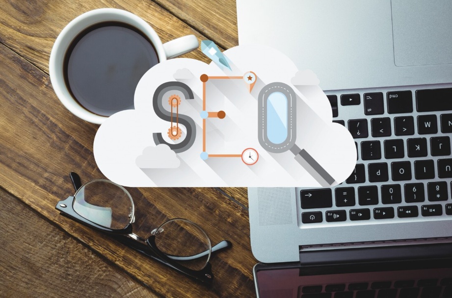 What are Backlinks & How to Attract them to Your Website? 6 SEO concept over a laptop