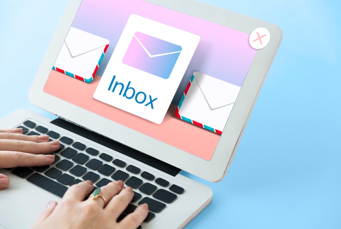 4 (+1) Steps to Build Your Email Marketing Strategy 9 Inbox communication notification e-mail concept