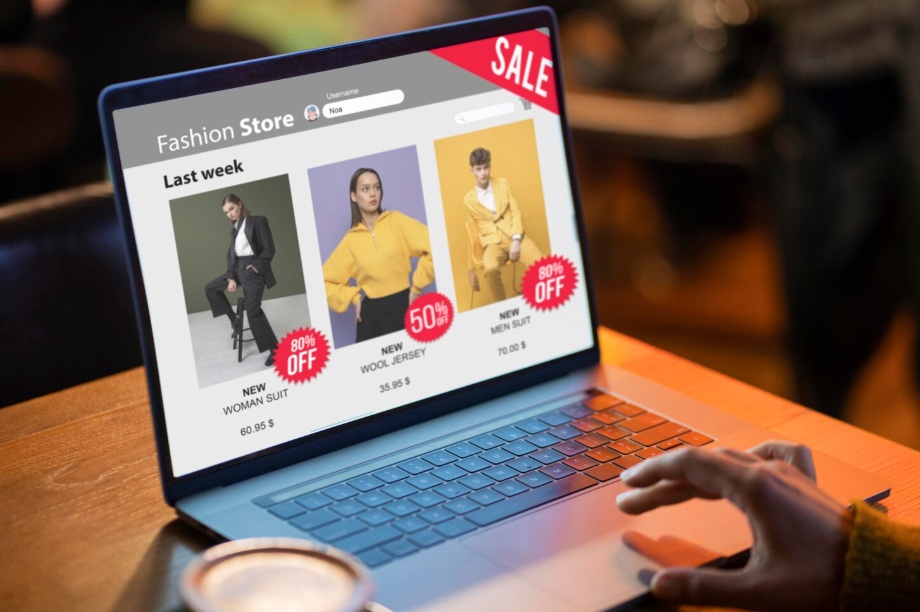 WooCommerce SEO 3 Laptop displaying a WooCommerce shop
