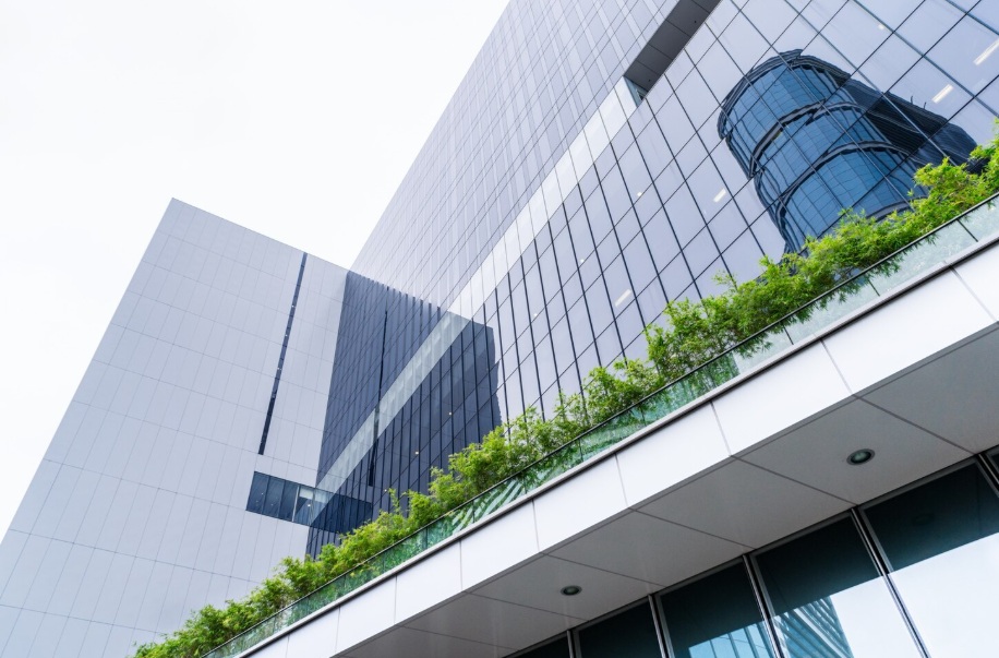 How to Outsource SEO Services: Complete Guide to Get Started 7 Low angle view of skyscrapers