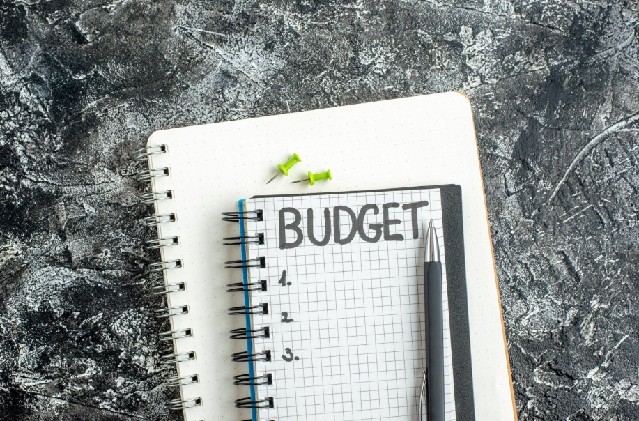 How to Outsource SEO Services: Complete Guide to Get Started 6 Top view of budget written on notepad